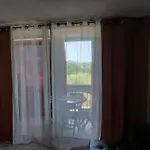 T2 Alhambra Avec Piscine A 800 M Richelieu Et 300m Ile Des Loisirs Appartement *