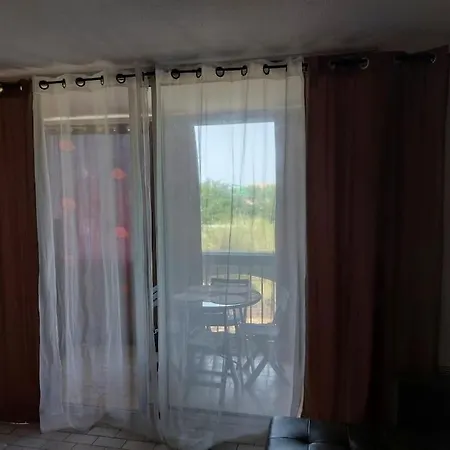 T2 Alhambra Avec Piscine A 800 M Richelieu Et 300m Ile Des Loisirs Apartament *