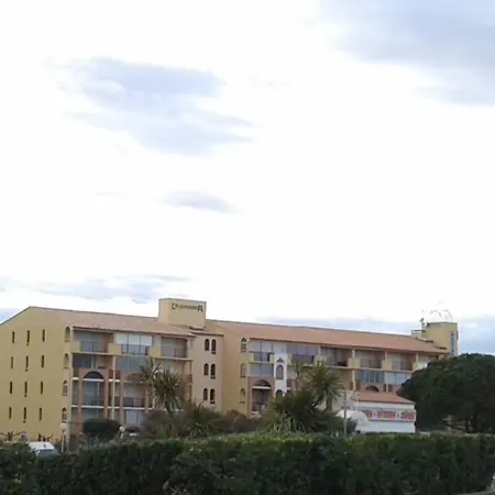 Apartment T2 Alhambra Avec Piscine A 800 M Richelieu Et 300m Ile Des Loisirs Agde