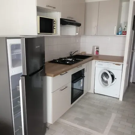 דירה T2 Alhambra Avec Piscine A 800 M Richelieu Et 300m Ile Des Loisirs